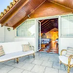 Rosa Seaview Loft