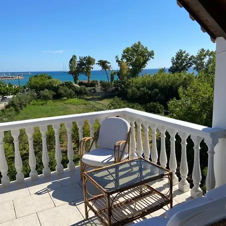 Rosa Seaview Loft Apartment