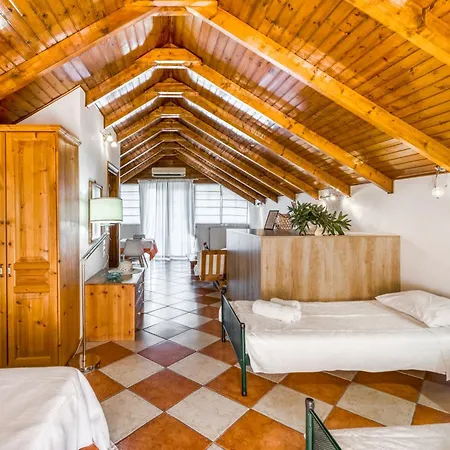 Rosa Seaview Loft