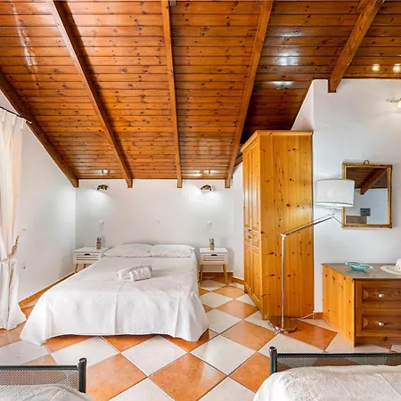 Rosa Seaview Loft Apartment *